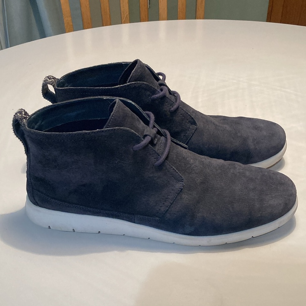 Ugg Freamon Chukka Size 13 Blue Suede